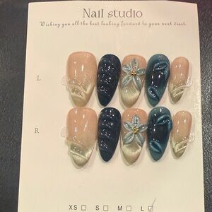Elegant almond shape  Blue and Cream Press-On Nails